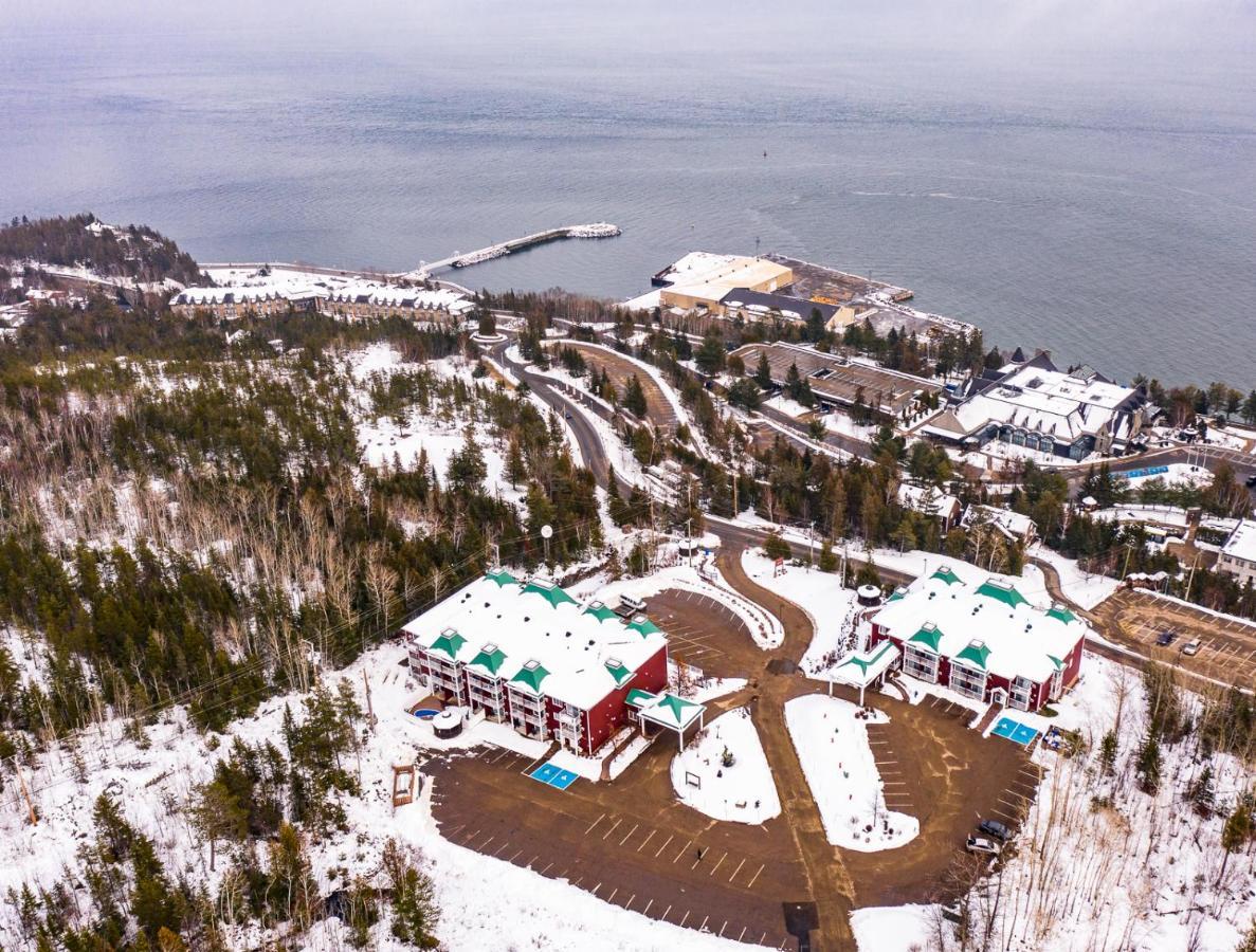 Hotel Les Pavillons Du Petit Manoir Du Casino La Malbaie Exterior foto